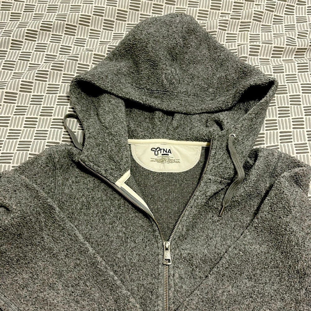TNA by Aritzia